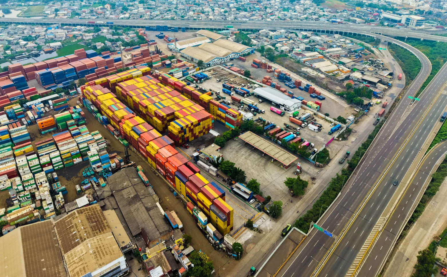 40,000 m² Yard